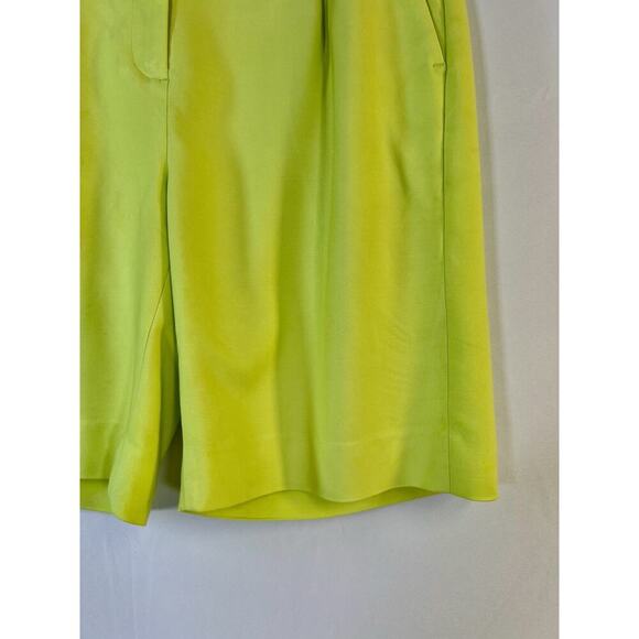 J. Crew Women's Pleated Crepe Chino Dress Shorts Green size 6 Preppy Coastal - Picture 3 of 14